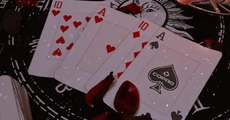 Cartomancia: Desvendando os Segredos das Cartas de Tarot e Baralho Comum