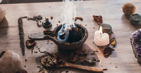 Transforme sua Vida com a Magia Cigana: Simpatias e Rituais Poderosos